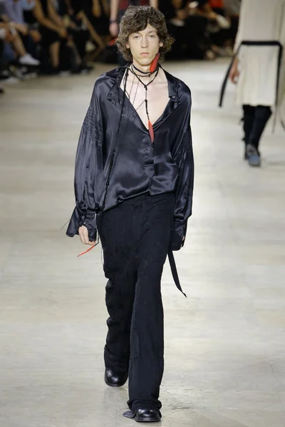 Look 11